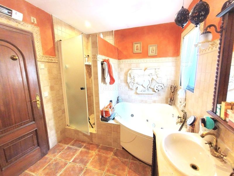 Foto 89347884-40ea-4ac1-a128-2d7d56d30bec. Casa adossada amb aparcament a Río Real Marbella