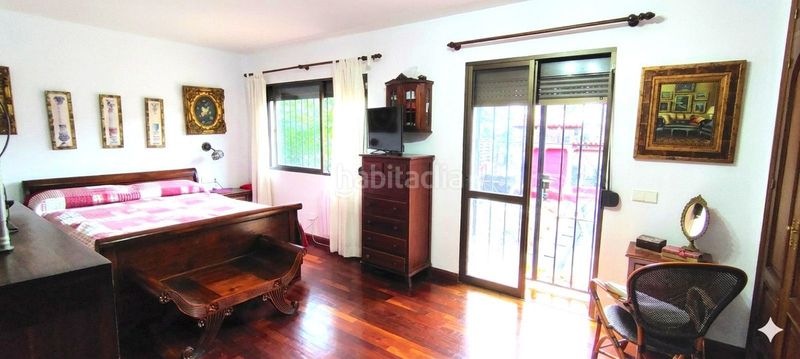 Foto f336daf8-217d-4e61-80b2-cdb63dd15cd3. Casa adossada amb aparcament a Río Real Marbella