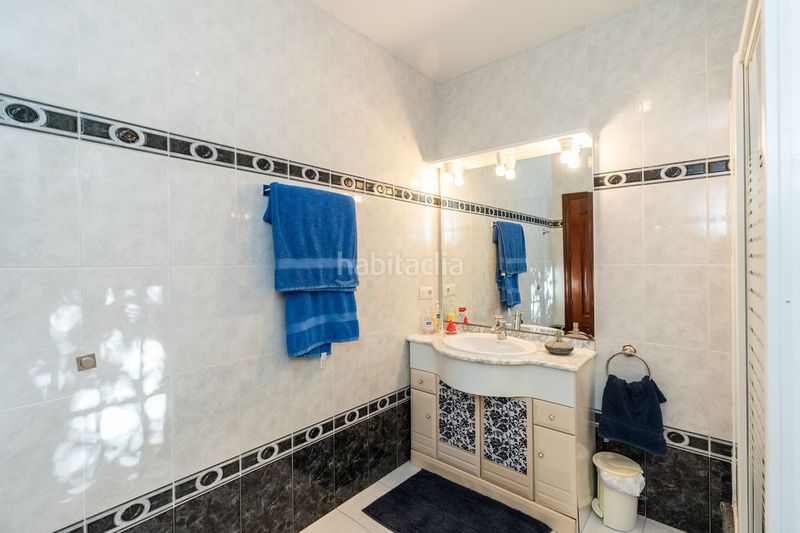 Foto 779b206f-9b27-43e7-8fa5-f9b32c0de6b7. Casa adossada amb aparcament a Marbesa Marbella