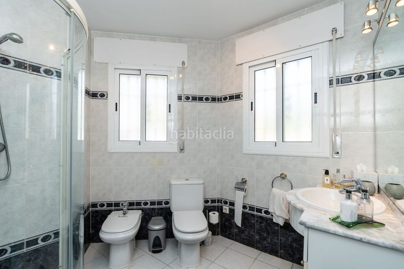 Foto cd3e4b87-16d8-4e98-962d-ebae8f0fb6ad. Casa adossada amb aparcament a Marbesa Marbella