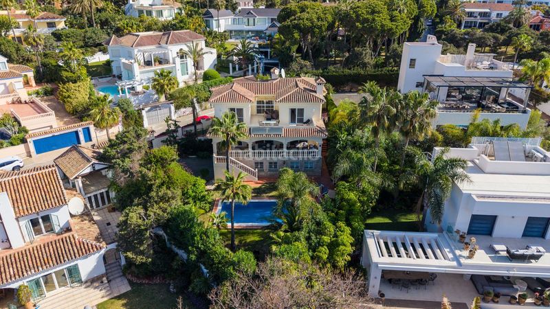 Foto f52a1c30-cbce-4e97-a1dc-53eca68c50e2. Casa adossada amb aparcament a Marbesa Marbella