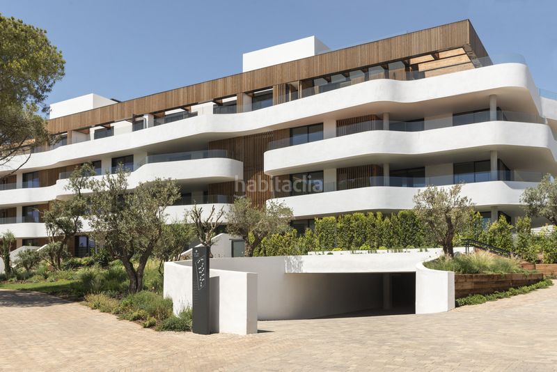 Foto cc9aeff5-cd7e-48df-b45d-2227c2613914. Pis amb aparcament a Sotogrande alto Sotogrande