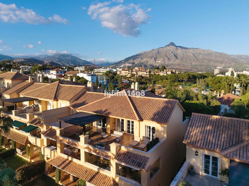 Foto 2b8e19a5-1382-4683-ade9-79d5fbf307cd. Àtic a Las Brisas Marbella