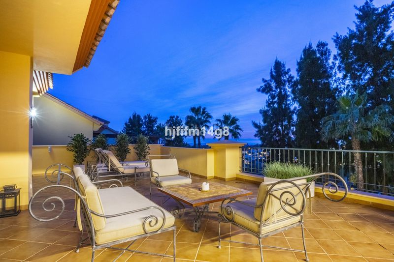 Foto 89e0e840-fb83-43c7-b04f-9e55d9888139. Àtic a Las Brisas Marbella