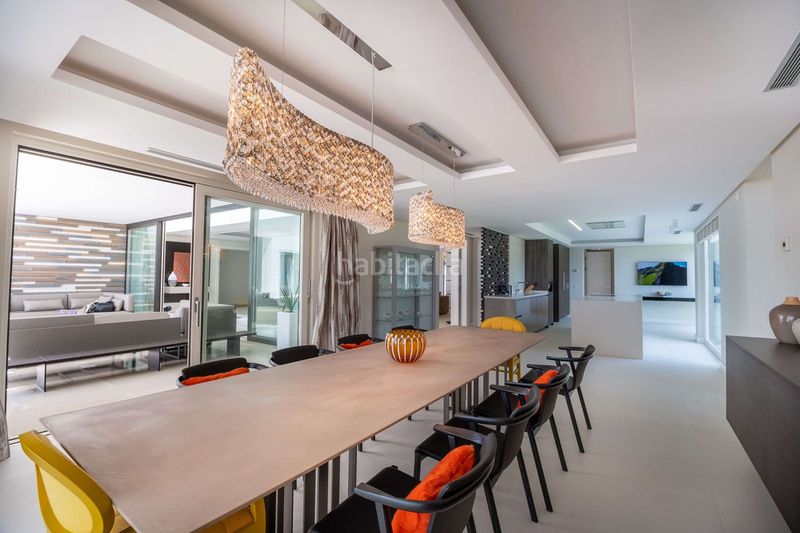 Foto 07b206b1-07d0-4f36-86af-f2af587a14b9. Casa adossada amb aparcament a La Zagaleta Benahavís