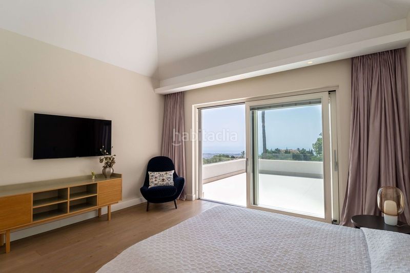 Foto 2fa9664e-3033-486f-bea1-8b4e1b6951e0. Casa adossada amb aparcament a La Zagaleta Benahavís