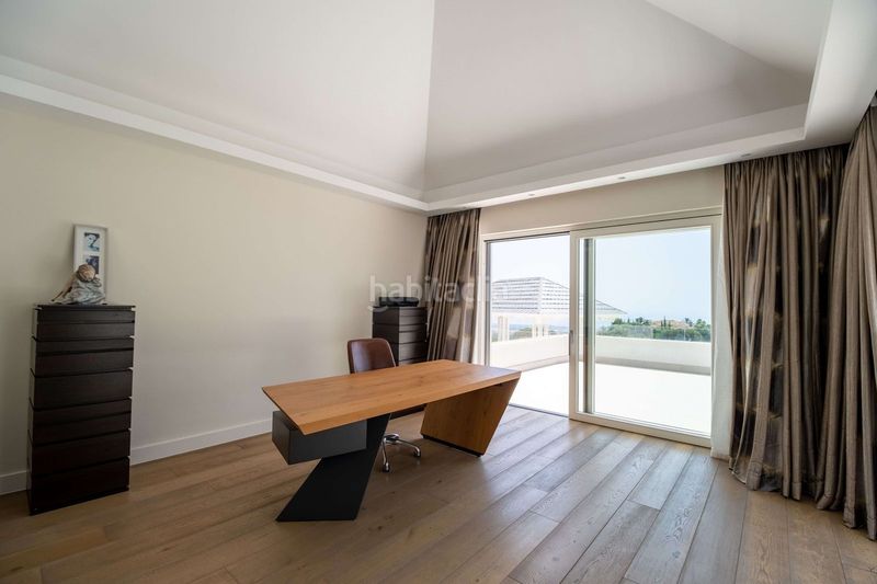 Foto 95c05e8b-3023-4581-bcdf-c7585bdf5d9a. Casa adossada amb aparcament a La Zagaleta Benahavís