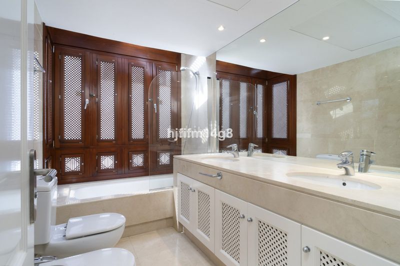 Foto 0437f604-e1cd-4193-8144-386947d40351. Pis a Las Brisas Marbella