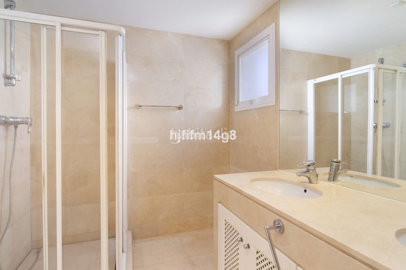 Foto 94d69738-9501-4047-81dc-9e0844ce09ad. Pis a Las Brisas Marbella