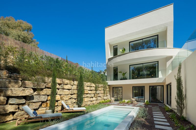 Foto 9f98c802-64fd-46fe-8314-5291425fc2e7. Casa adossada a Las Brisas Marbella