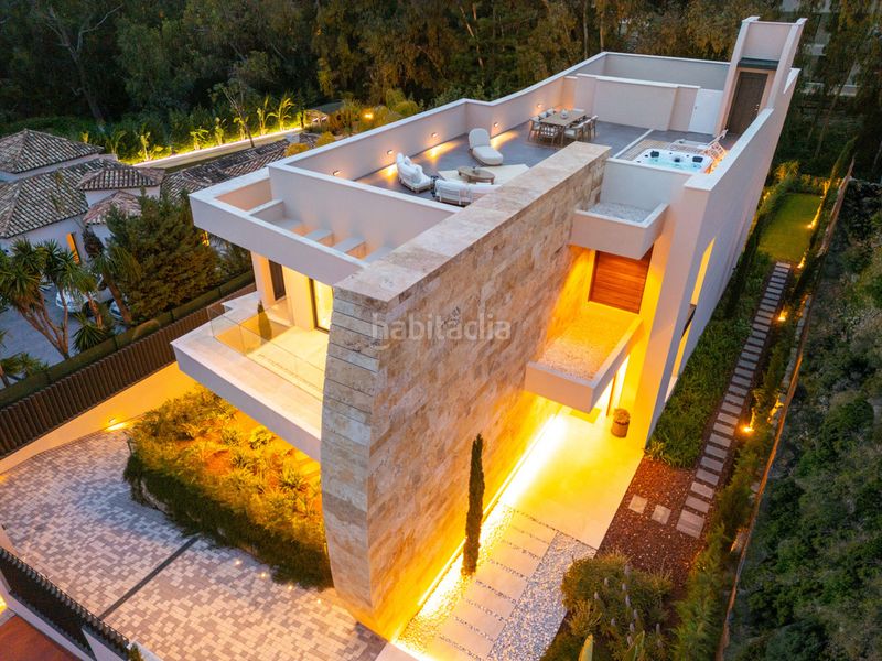 Foto a97ac8de-d564-4e74-a046-bfd40bf7bd7e. Casa adossada a Las Brisas Marbella