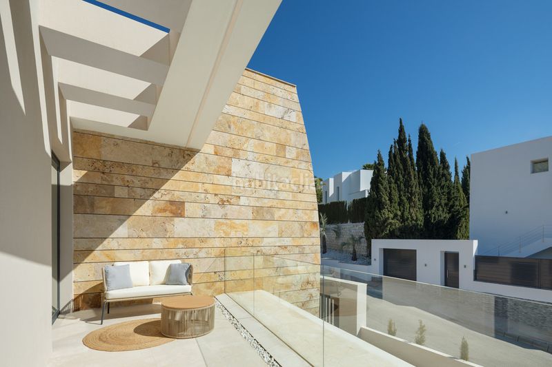 Foto edae27d7-8c10-40d0-bbfe-a8da43ddcbd3. Casa adossada a Las Brisas Marbella