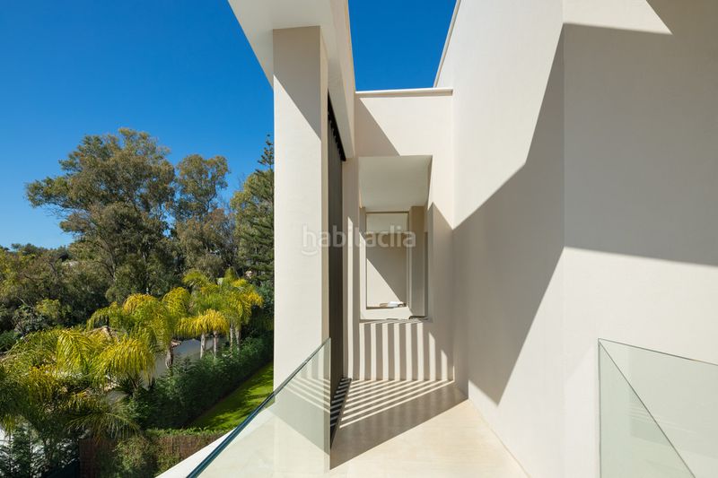 Foto ef9fc510-7ef2-43bd-8135-556bc21f73f4. Casa adossada a Las Brisas Marbella