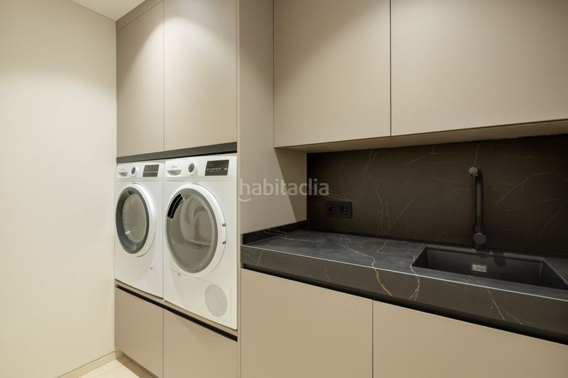 Foto f88d7b96-e184-4196-a319-ba39115d553c. Casa adossada a Las Brisas Marbella