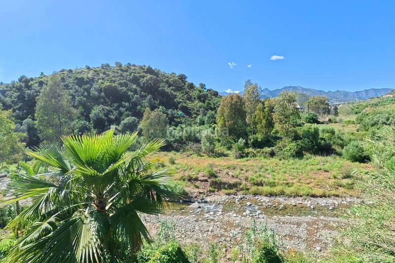 Foto ec29d93d-f31a-4418-869d-324a53ee2b70. Pis amb aparcament a Río Real Marbella