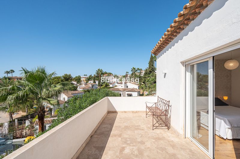 Foto 03480678-fc94-40ed-bf87-c5d607ec08da. Casa adossada a Las Brisas Marbella