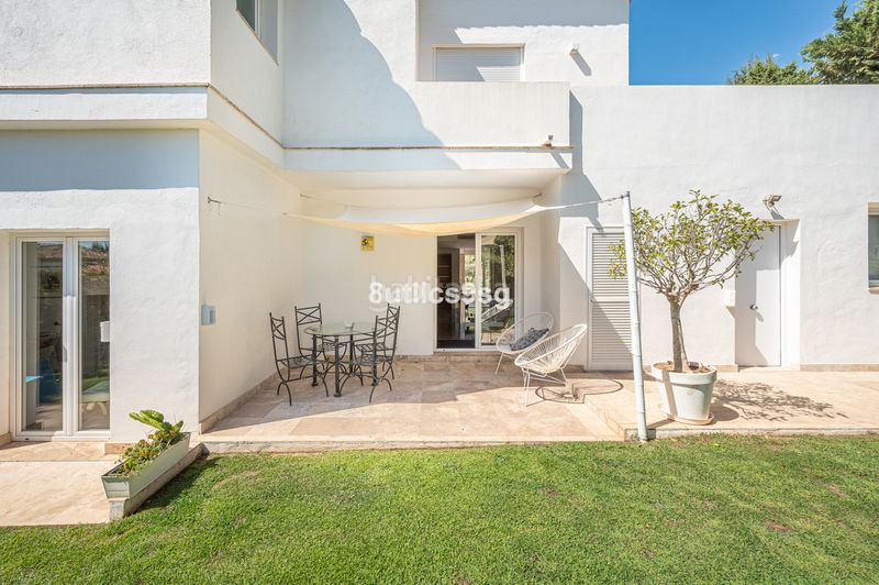 Foto 08d53102-c354-46ac-8436-1fc4a9c18eb0. Casa adossada a Las Brisas Marbella