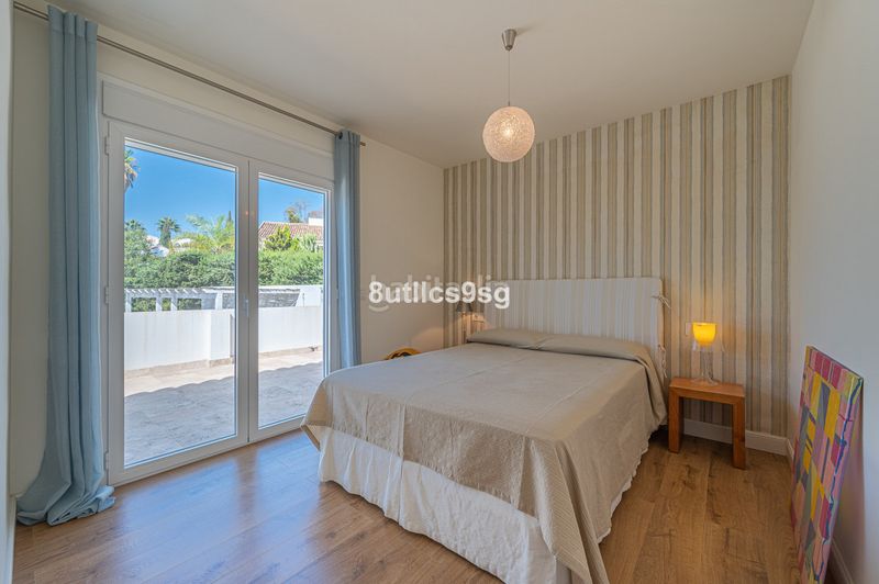 Foto b2b46510-bc21-40f7-877a-bd8e1faad68f. Casa adossada a Las Brisas Marbella