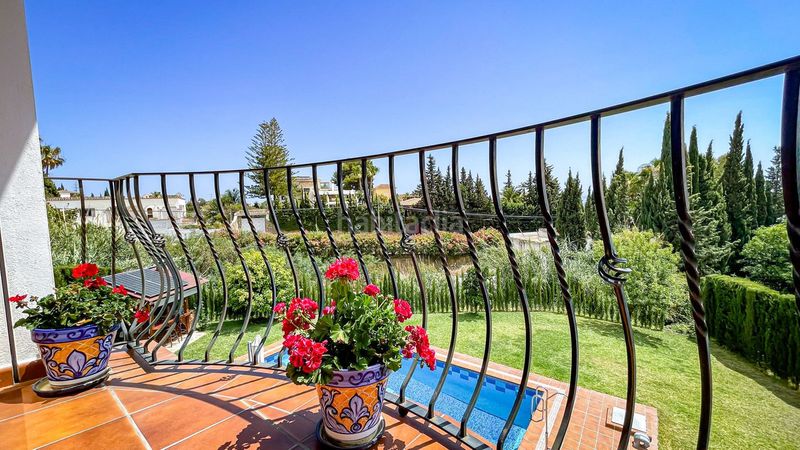 Foto c7582878-65be-4afe-99df-e67c6abd2fe8. Casa adossada a El Rosario - Ricmar Marbella