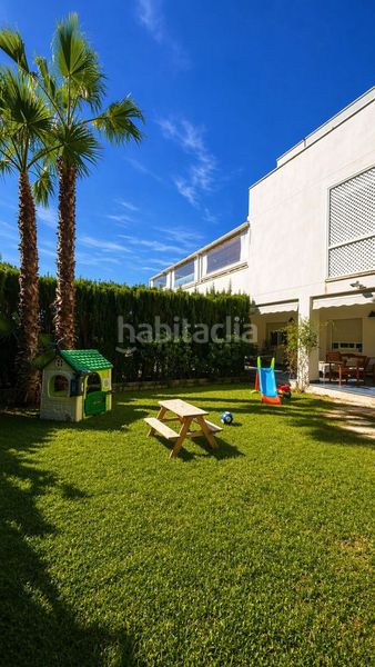 Foto c37f0135-bf37-4d44-90d6-d7dfebc09c1d. Pis amb aparcament a Las Brisas Marbella