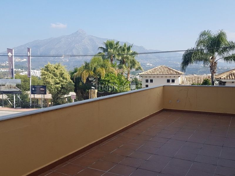 Foto 966de122-a58c-4d8e-b2c7-bcb420e8fef7. Casa adossada amb aparcament a Las Brisas Marbella