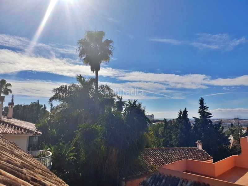 Foto c91e48d5-6d0f-46fb-9c87-aa4c09271adf. Casa adossada amb aparcament a Las Brisas Marbella