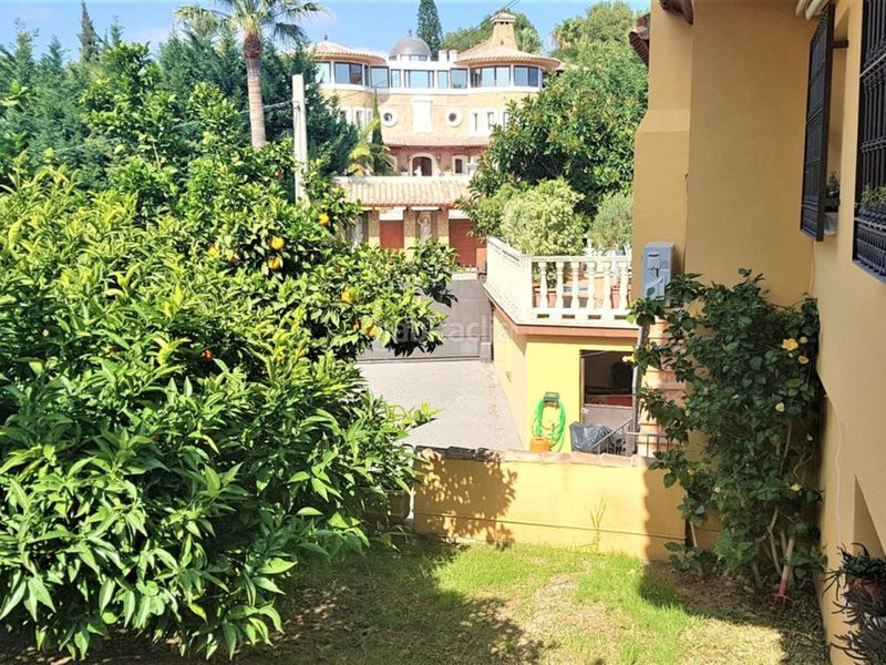 Foto e908555c-26e7-41be-9425-2562f9823719. Casa adossada amb aparcament a Las Brisas Marbella