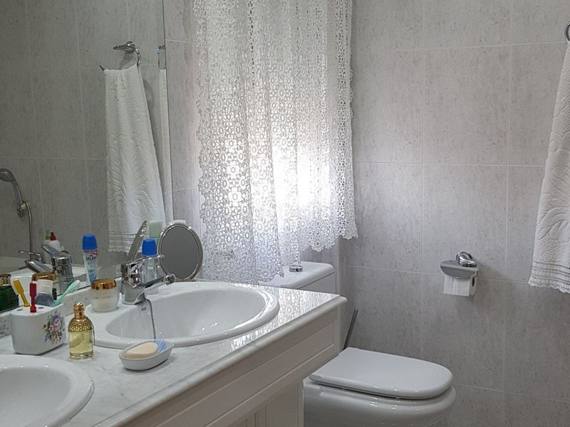 Foto eda74015-6c0a-4032-b35e-be68ba0a2eb9. Casa adossada amb aparcament a Las Brisas Marbella