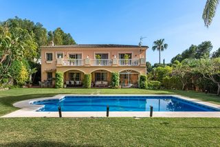 Semi detached house in Las Brisas