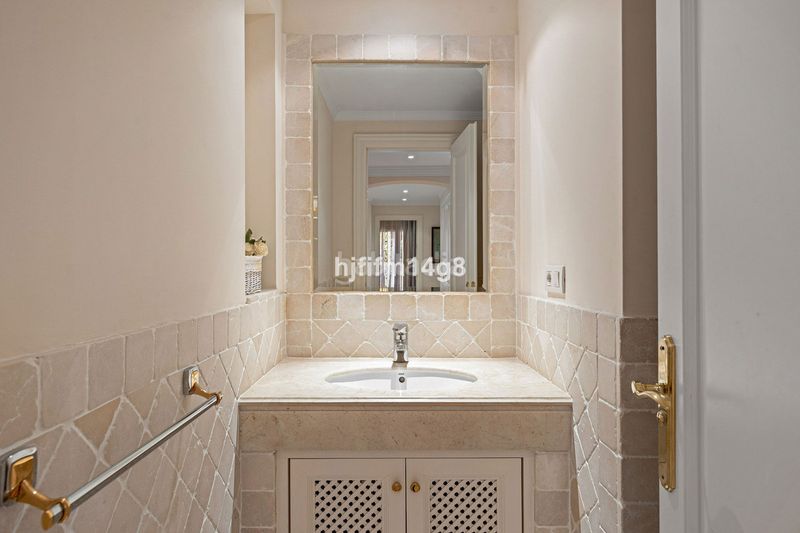 Foto 5dc1d54c-e4cd-45c6-9aa2-b6892a12c2e2. Pis a Las Brisas Marbella