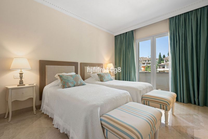 Foto bf38f965-9b39-40c8-aee1-f2e5d2893cae. Pis a Las Brisas Marbella