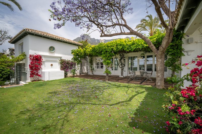 Foto a9bb8ae9-0472-4265-8aa7-6e15998b58b3. Casa adossada a Sierra Blanca Marbella