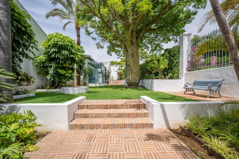 Foto f9974e63-4c88-4a83-921f-5b4b0abb32ba. Casa adossada a Sierra Blanca Marbella