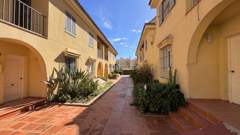Foto b53bac22-443c-4536-b543-8244d76f7c91. Casa adossada a Puerto Banús Marbella