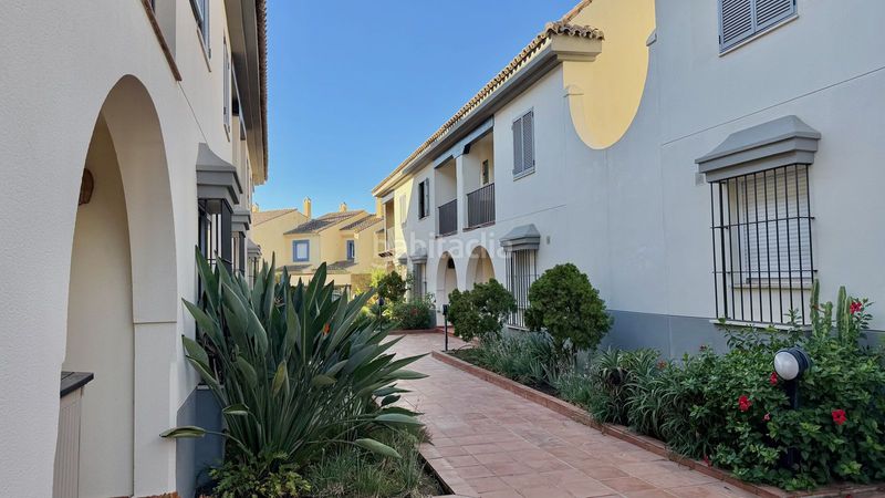 Foto b2a889bc-9364-4337-96e9-bcde51ae27b6. Reihenhaus in Puerto Banús Marbella
