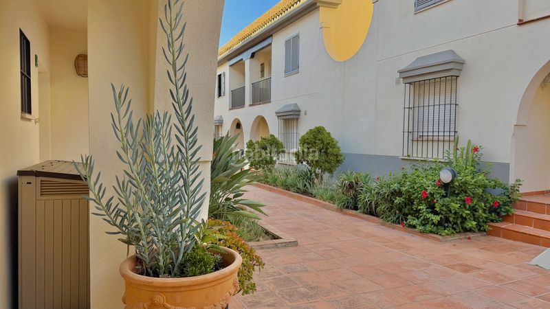 Foto c128c021-6eef-4bbc-8ba7-0240e636f7d5. Reihenhaus in Puerto Banús Marbella