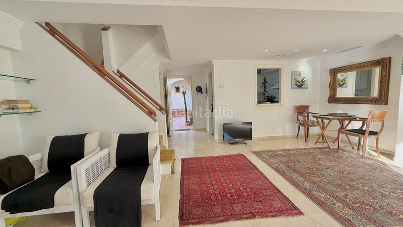 Foto d2480aa7-d18f-4c49-a023-fdbfd84f248a. Reihenhaus in Puerto Banús Marbella