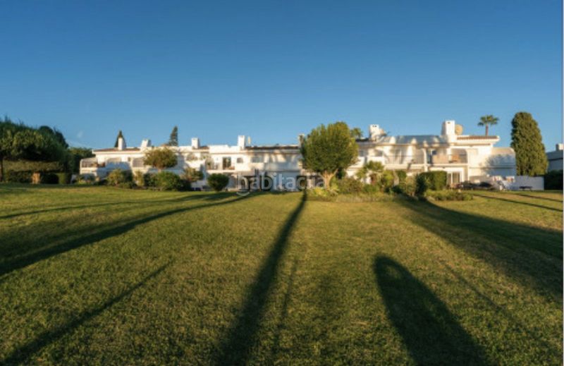 Foto d048e710-a909-400e-a0c8-8bd95a991326. Casa adossada a Las Brisas Marbella