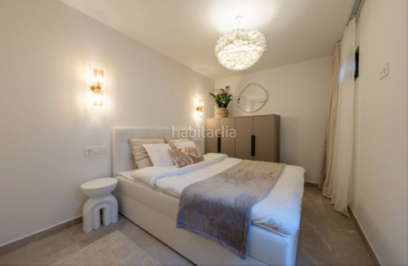 Foto f048d9b9-44f6-4b2e-86e9-f1a51b5b511e. Casa adossada a Las Brisas Marbella