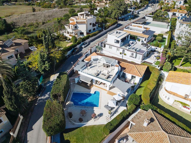 Foto 54f31b1c-26aa-4024-bbc8-955abc6f8d07. Casa adossada a Las Brisas Marbella