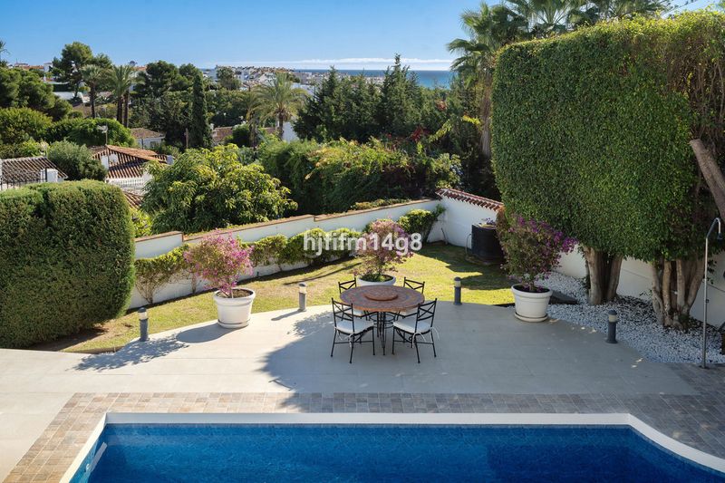 Foto b8ae9100-c64a-4dda-8798-12d66da1c28e. Casa adossada a Las Brisas Marbella