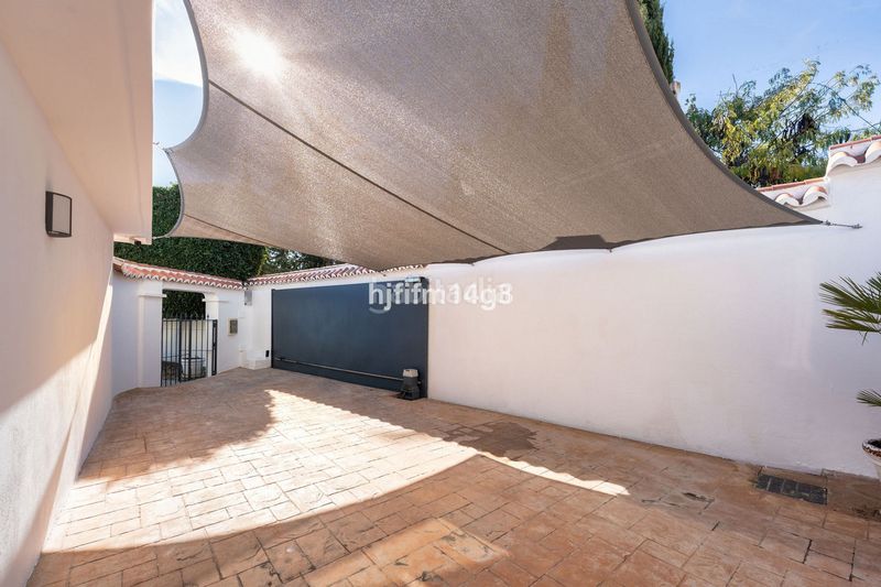 Foto f229c3ca-94dd-40a4-8a4e-7d030e4f931f. Casa adossada a Las Brisas Marbella