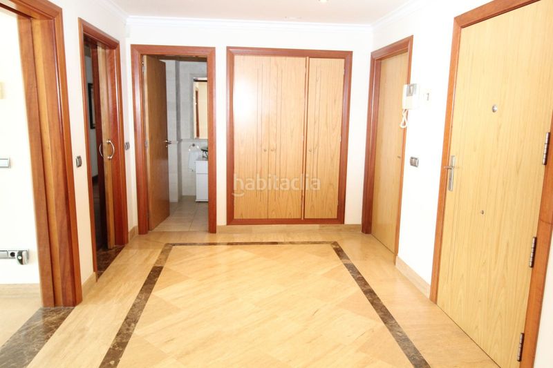 Foto ad2f8f93-41db-436e-ba2c-ec0108af6b78. Àtic a Puerto Banús Marbella