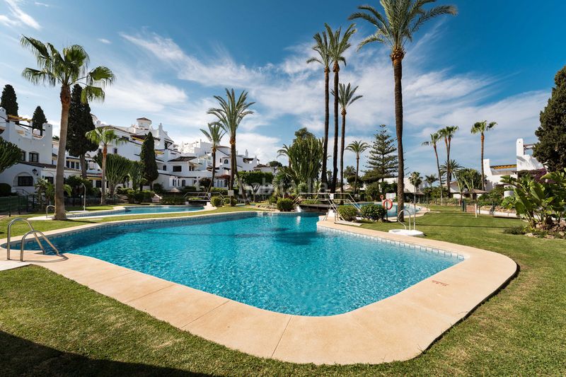 Foto cc24e449-7ffe-412c-a11c-c37ca6a60c2c. Pis a Las Brisas Marbella