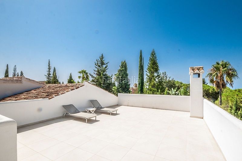 Foto 8f327070-6d6d-4634-bcbd-02386b418650. Casa adossada a Elviria Marbella