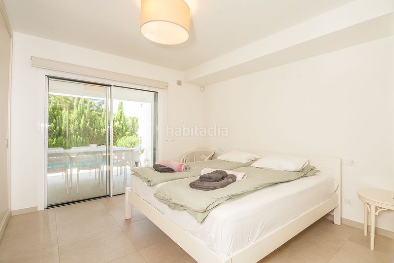 Foto a338d0e2-4783-4f3e-8e57-b95329c517ad. Casa adossada a Elviria Marbella