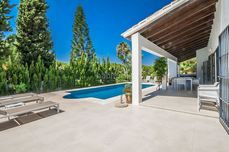 Foto dd8e3223-e89c-43d7-b630-f34449398ee4. Casa adossada a Elviria Marbella
