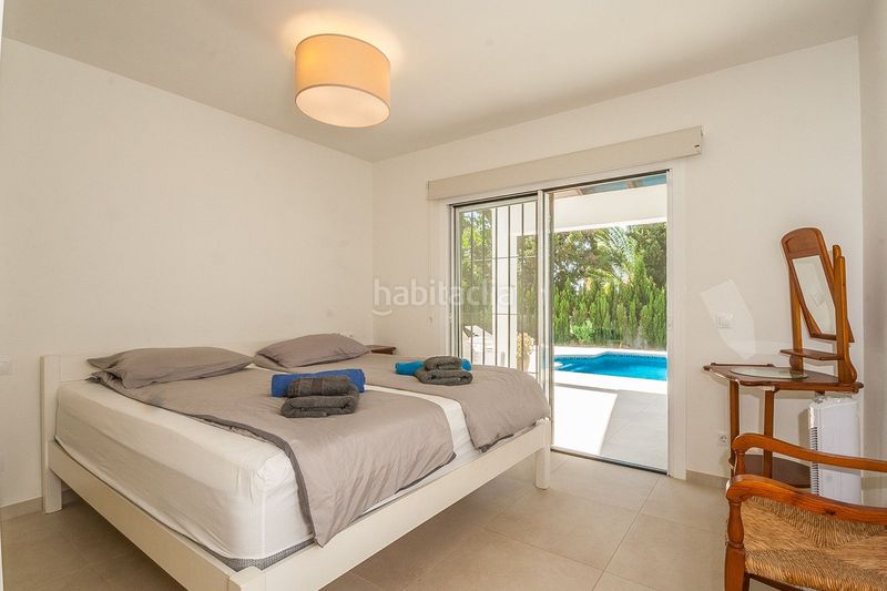Foto e6c28a46-31f9-4cd4-bc36-8a6b5acb91e0. Casa adossada a Elviria Marbella