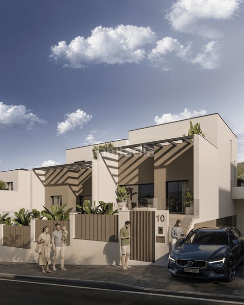 Foto a881b6dd-bed4-4284-ad3a-1a102ead6db8. Casa adossada amb aparcament a Chullera Manilva