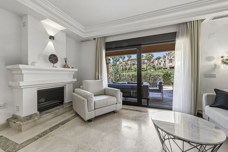 Foto bf51cfed-f9e8-4ea8-9c99-d23c91b87d14. Casa adossada amb aparcament a bahía de Marbella Marbella